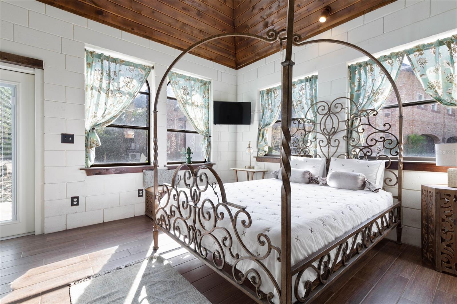 2627 JOHN ANDERSON DR, ORMOND BEACH, FL, 32176