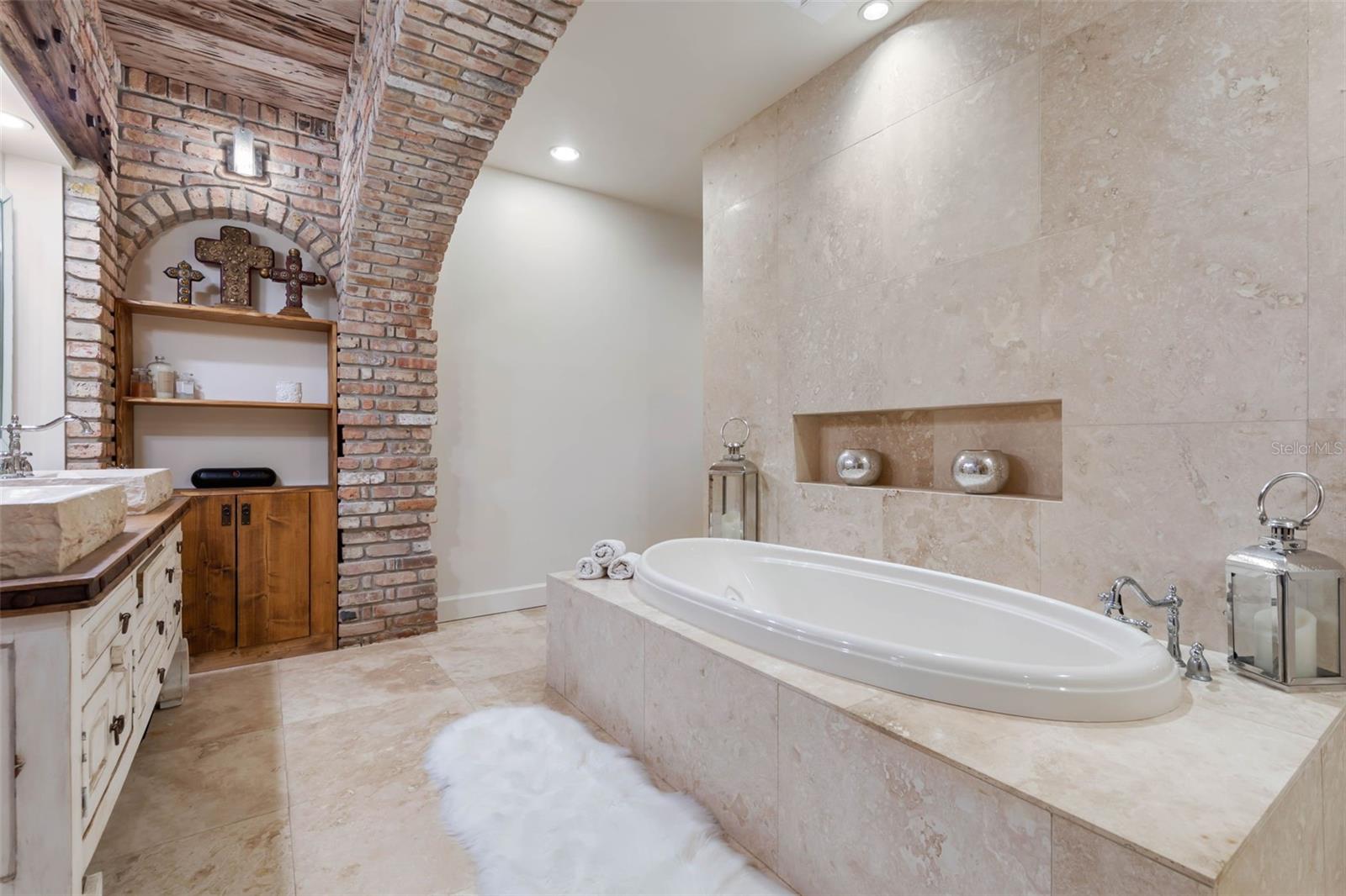 2627 JOHN ANDERSON DR, ORMOND BEACH, FL, 32176