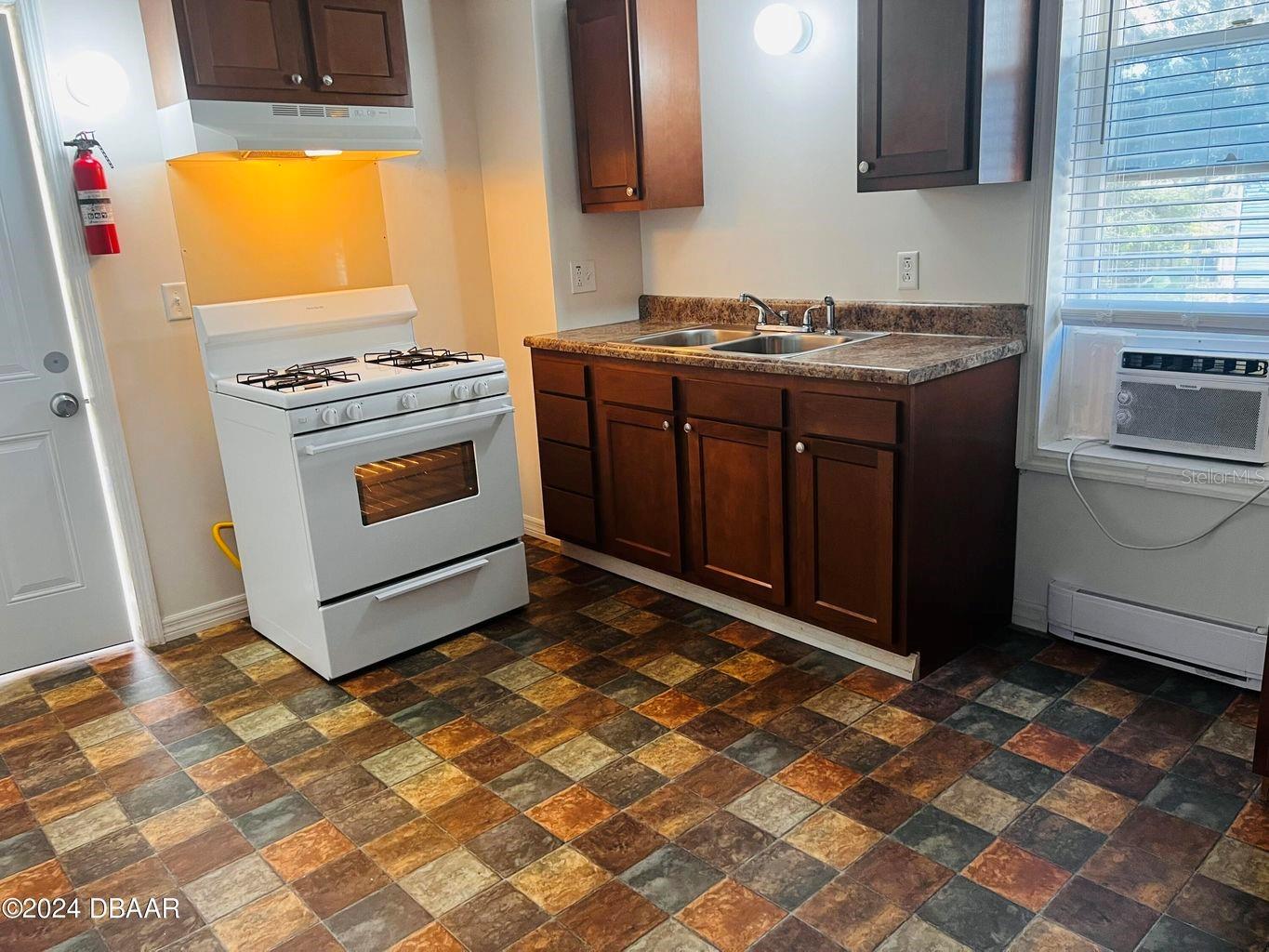 618 S PALMETTO AVE, DAYTONA BEACH, FL, 32114