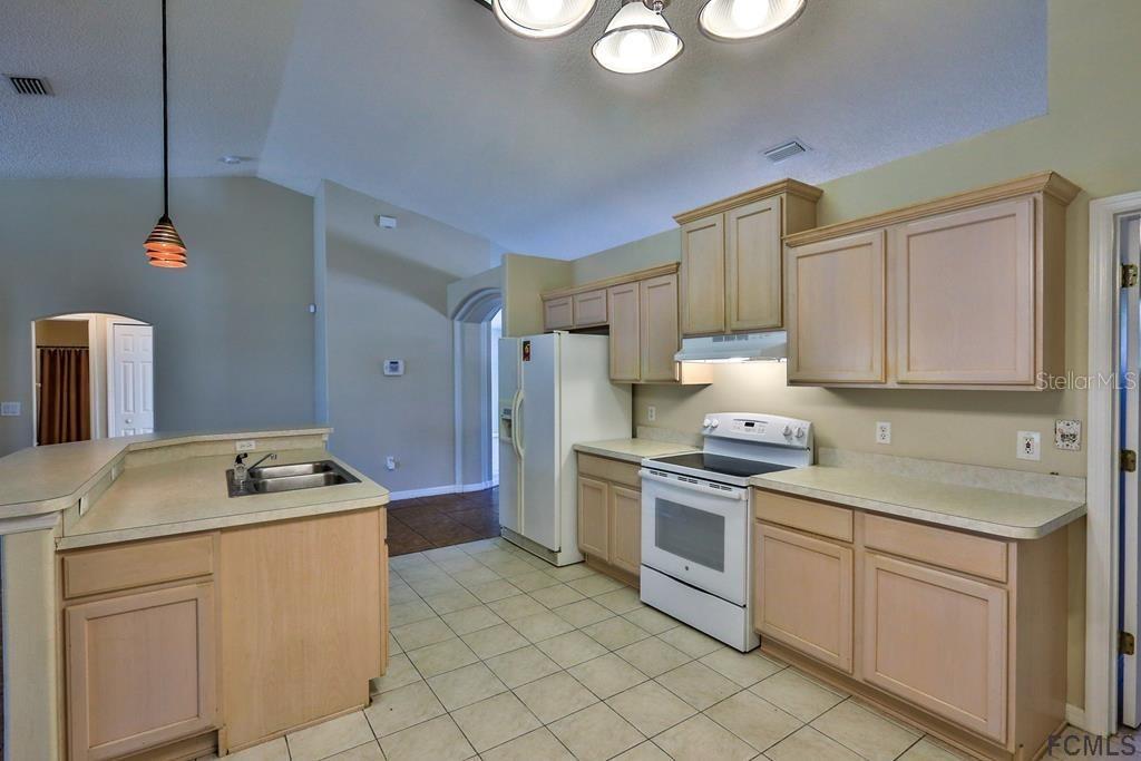 2 REINHARDT LN, PALM COAST, FL, 32164