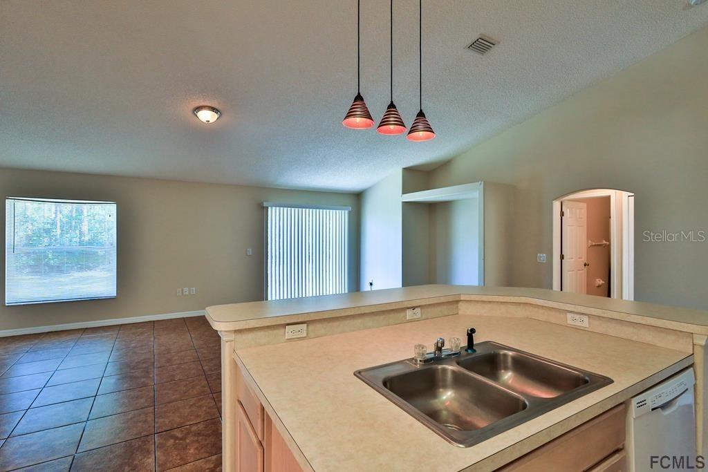 2 REINHARDT LN, PALM COAST, FL, 32164
