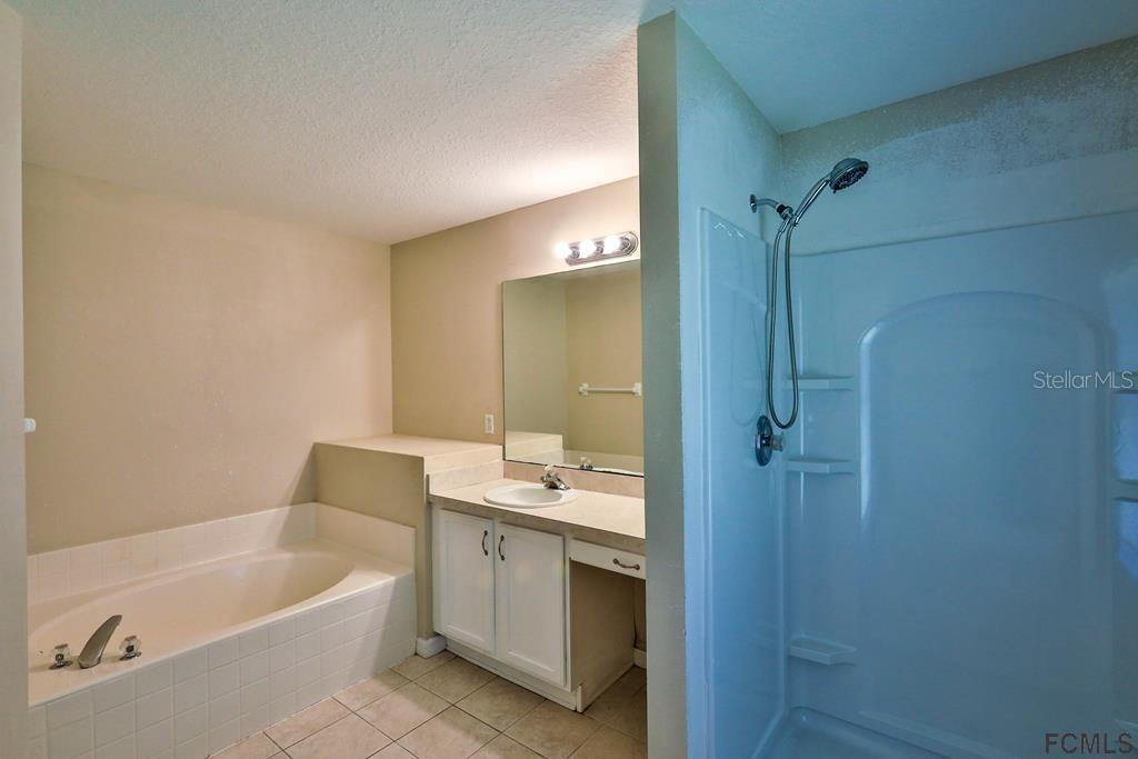 2 REINHARDT LN, PALM COAST, FL, 32164