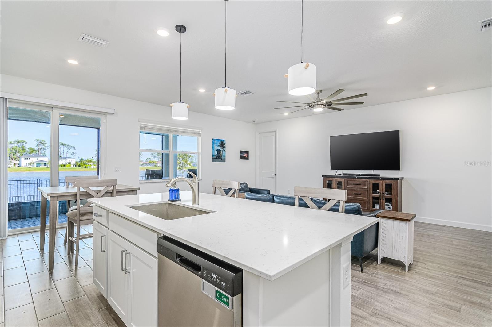 619 VERIDIAN CIR NW, PALM BAY, FL, 32907