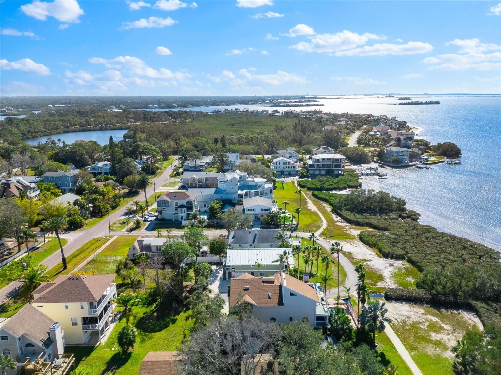 555 GULF DR, CRYSTAL BEACH, FL, 34681