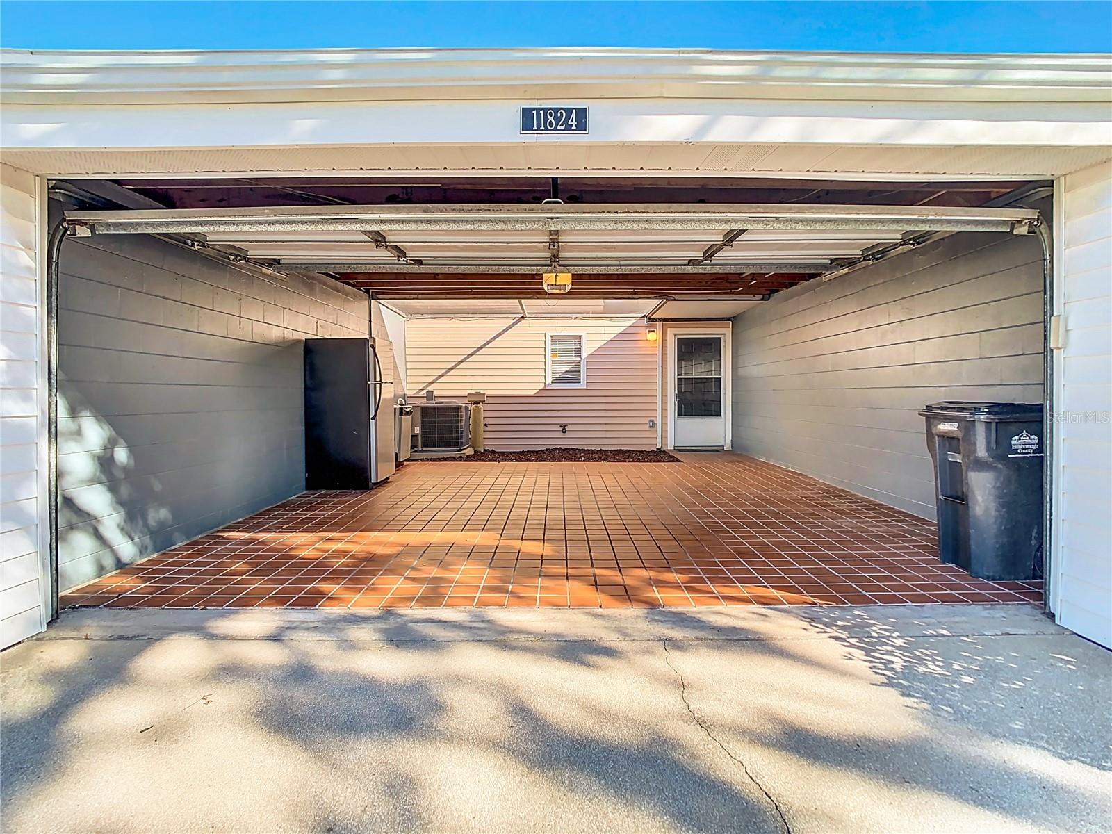 11824 CYPRESS CREST CIR #N/a, TAMPA, FL, 33626
