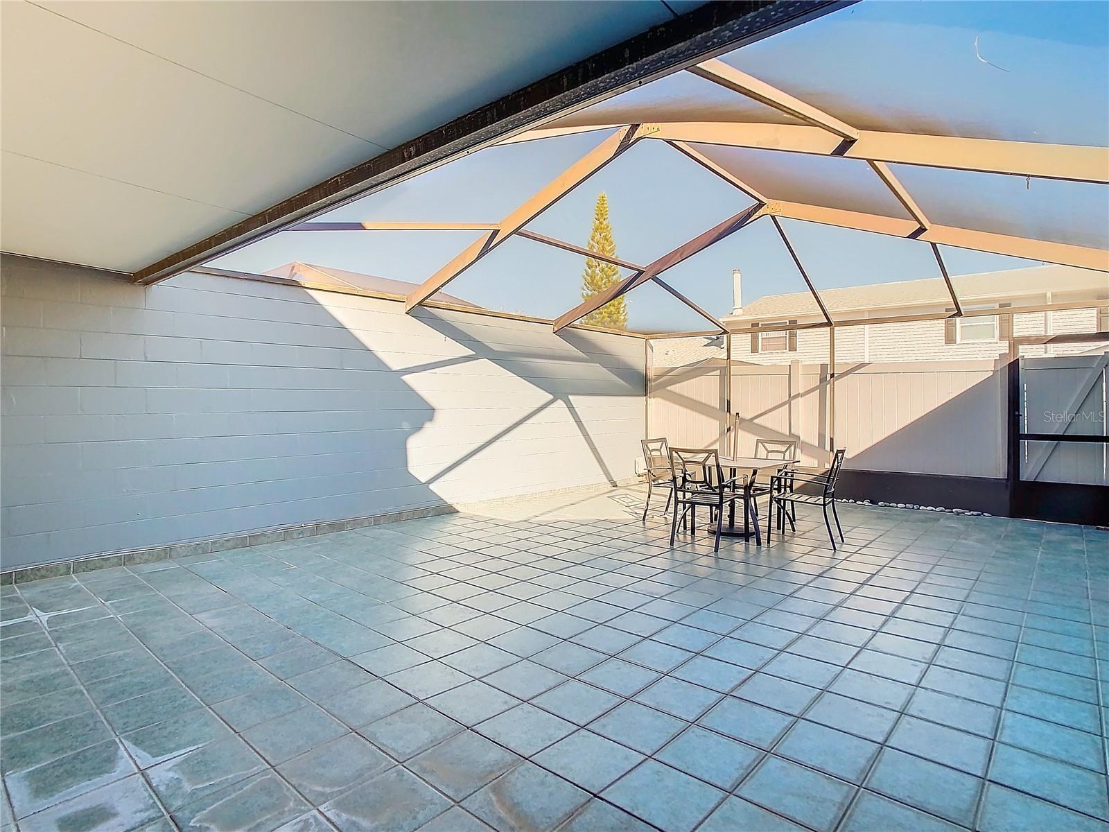 11824 CYPRESS CREST CIR #N/a, TAMPA, FL, 33626
