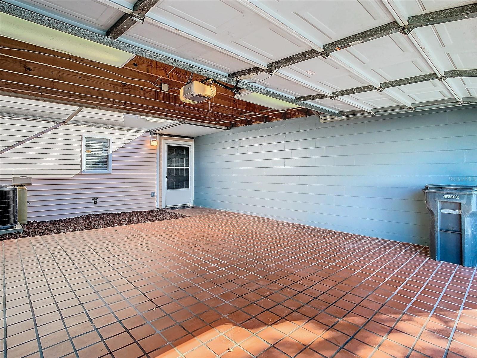 11824 CYPRESS CREST CIR #N/a, TAMPA, FL, 33626