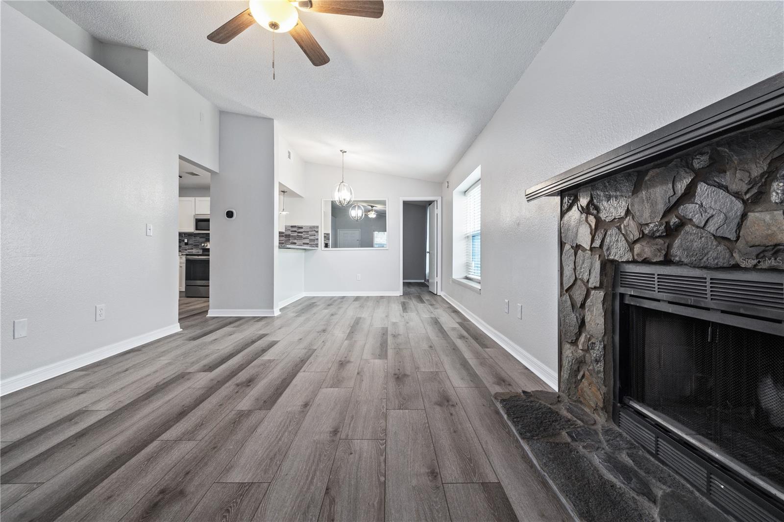 4005 ANGEL OAK CT #203, TAMPA, FL, 33613