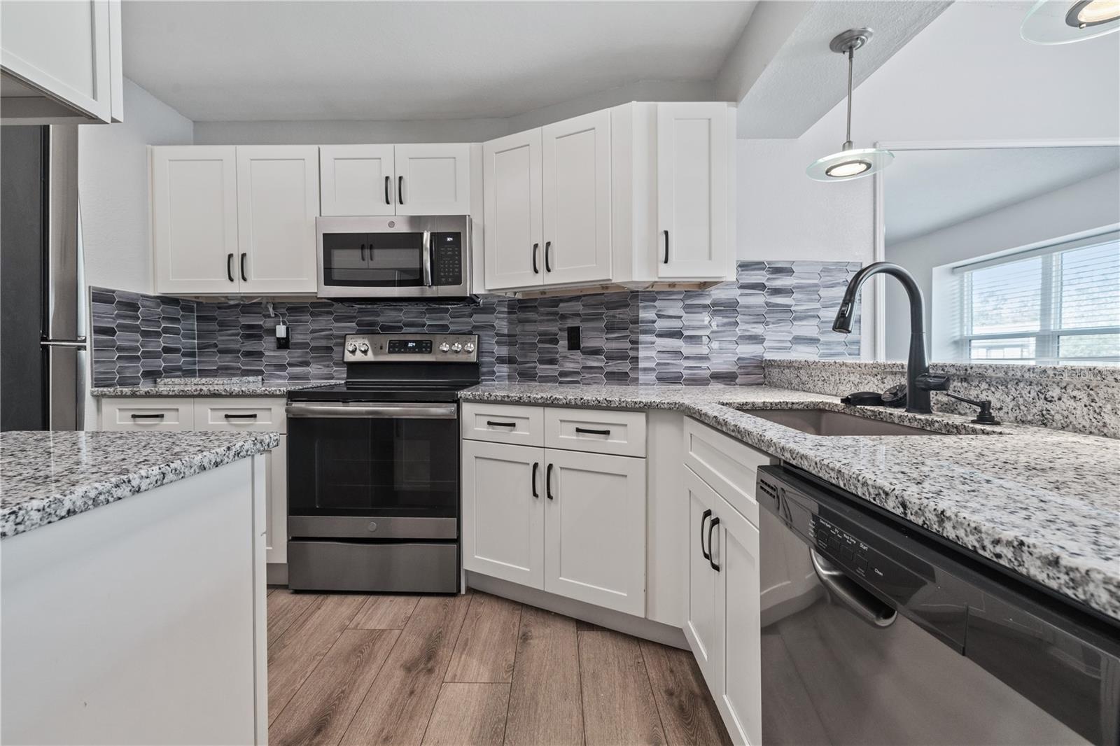 4005 ANGEL OAK CT #203, TAMPA, FL, 33613