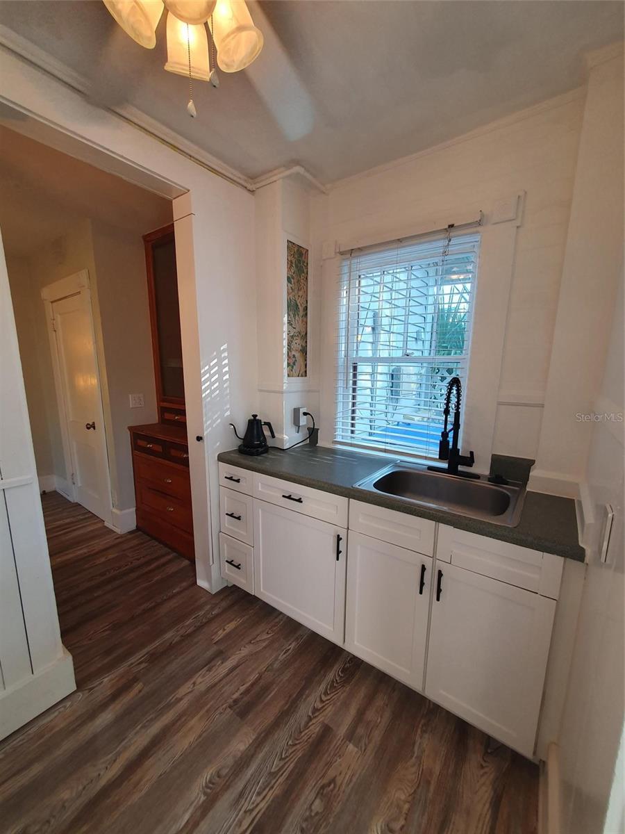 810 22ND AVE N, ST PETERSBURG, FL, 33704