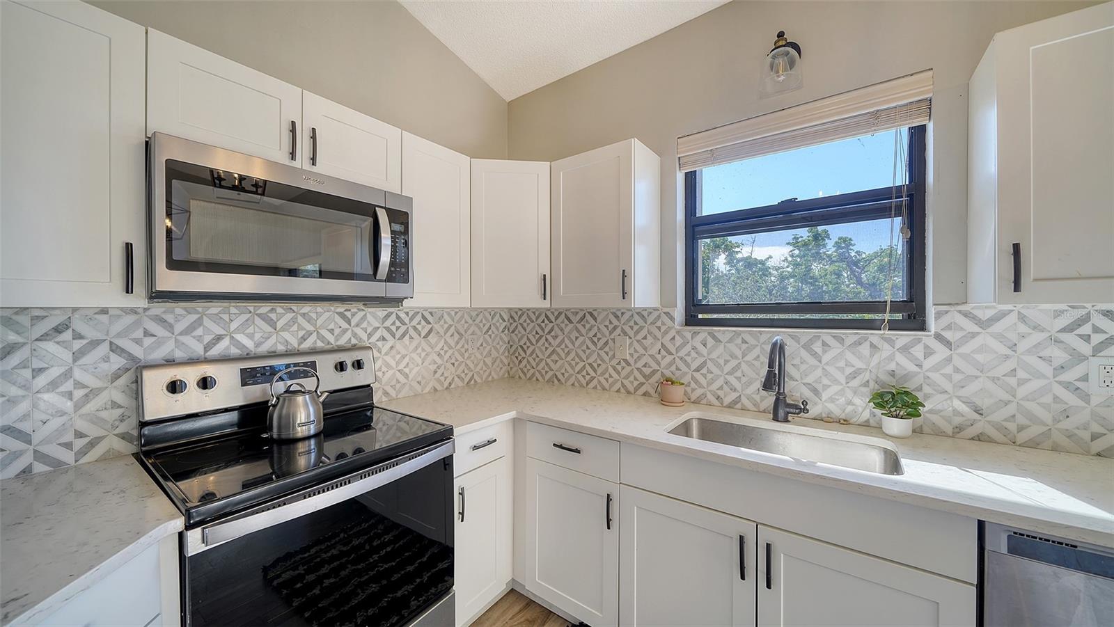 1620 STARLING DR #204, SARASOTA, FL, 34231