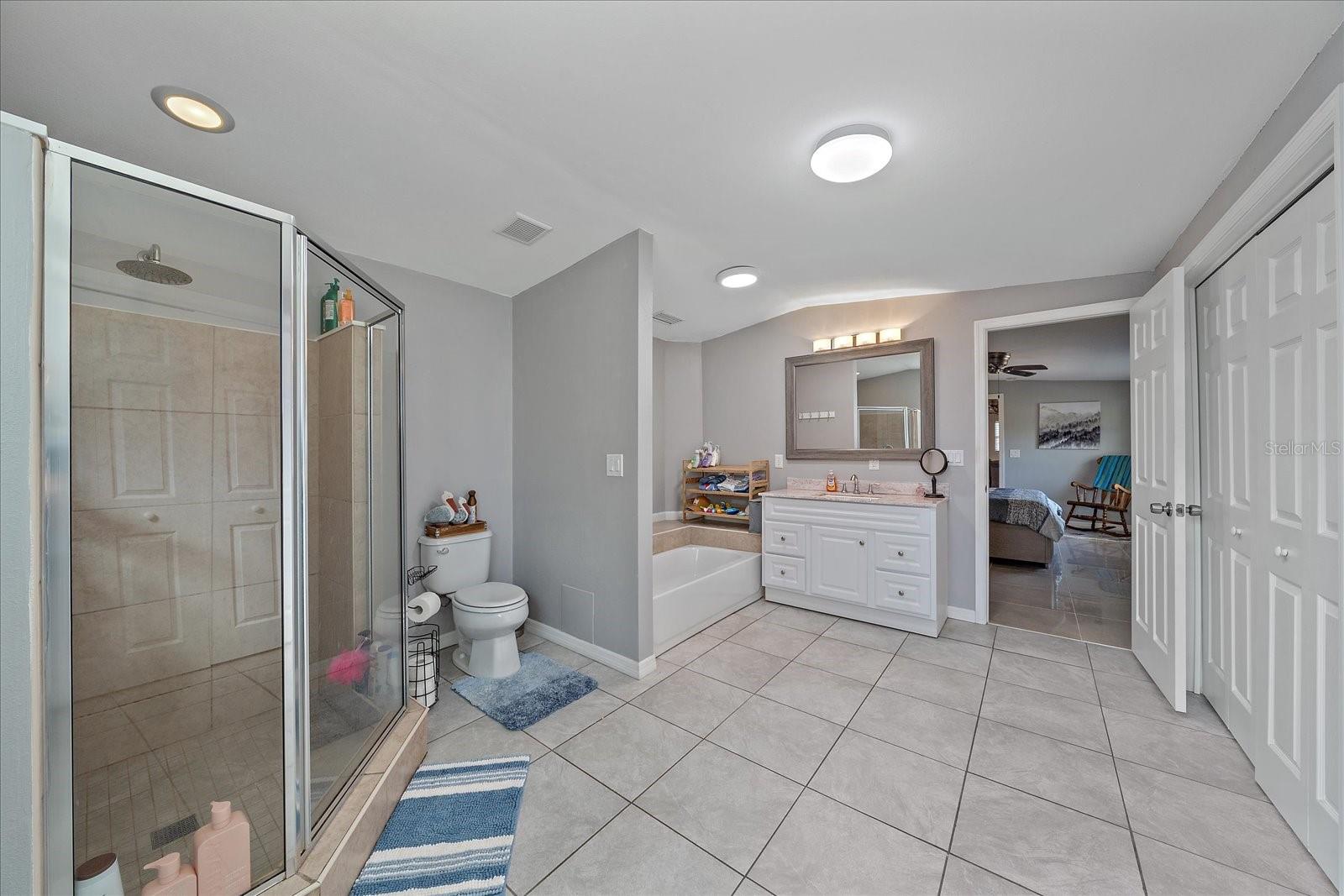 8204 CONSTANCE DR, SARASOTA, FL, 34243