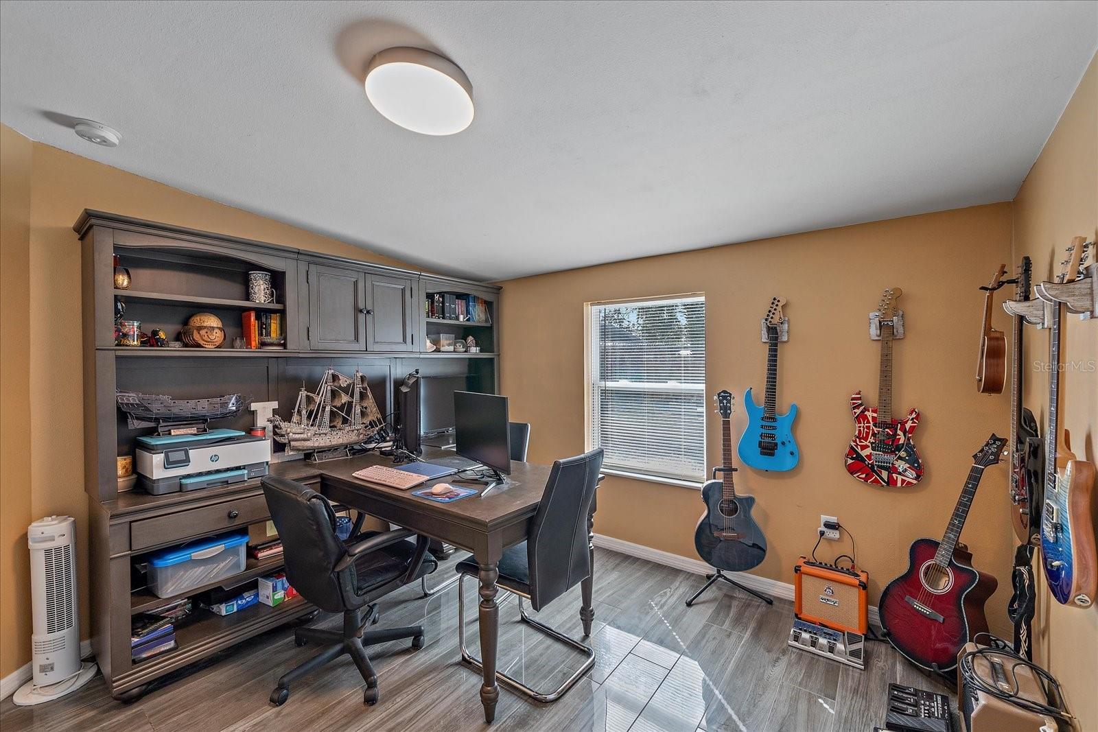 8204 CONSTANCE DR, SARASOTA, FL, 34243