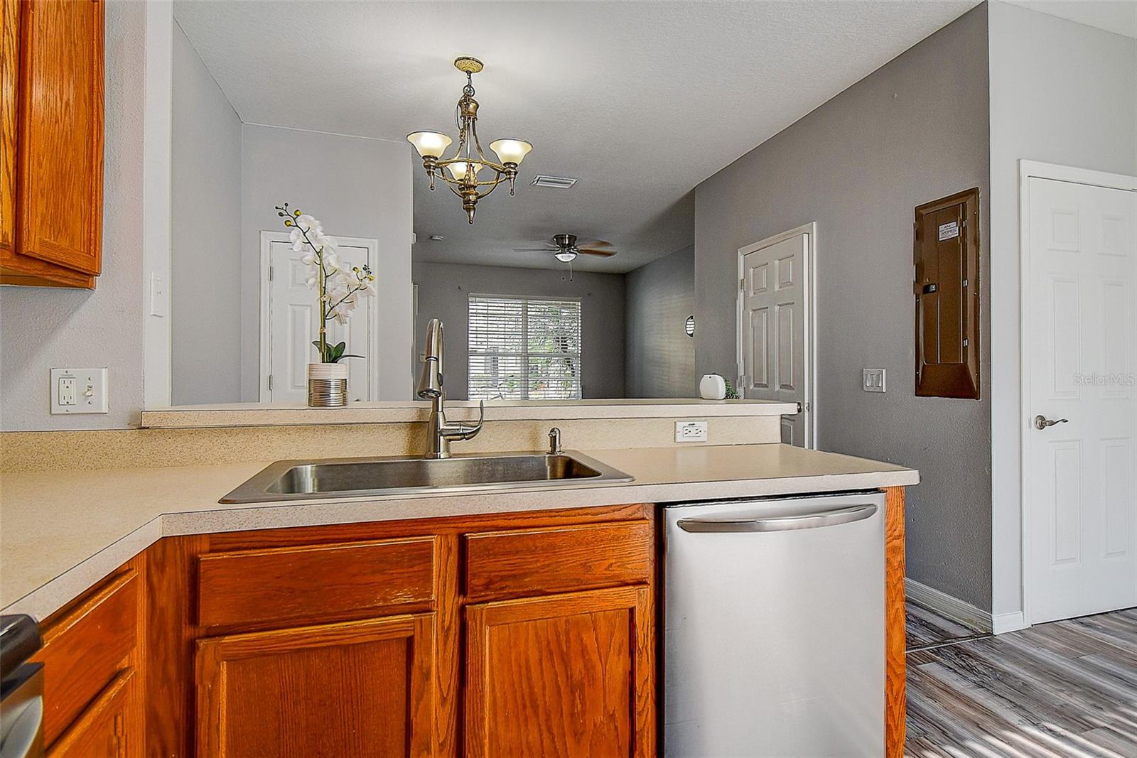 8796 CHRISTIE DR, LARGO, FL, 33771