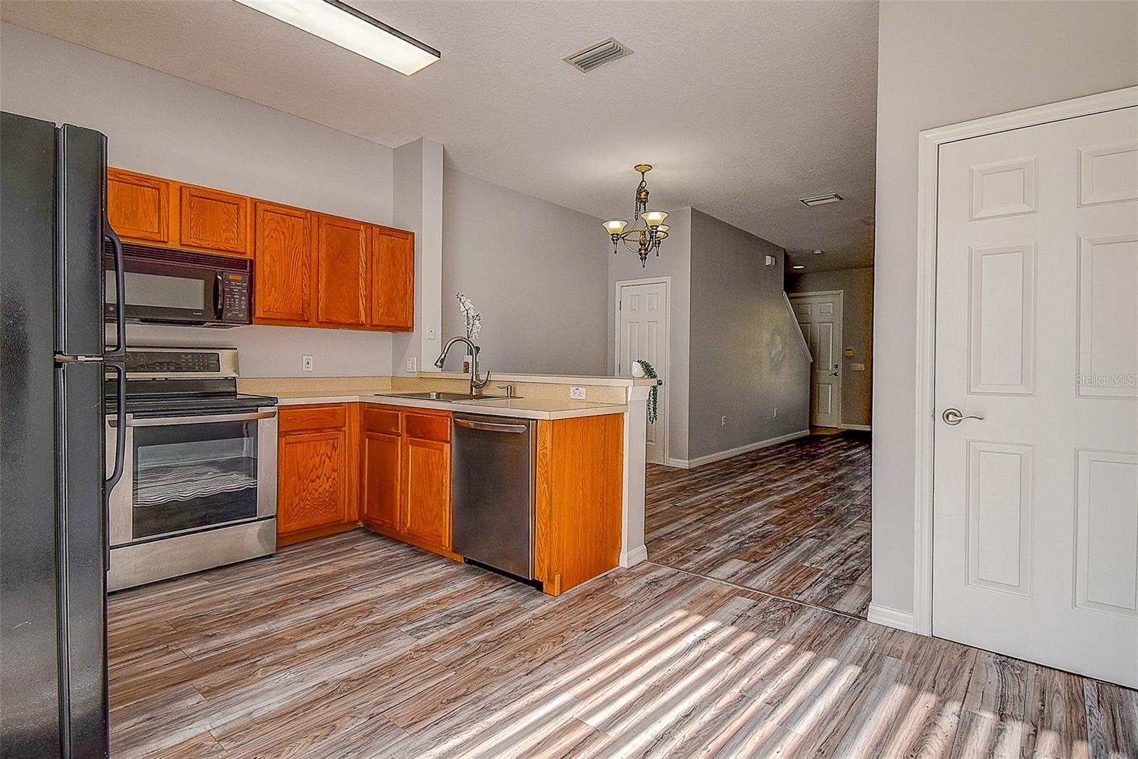 8796 CHRISTIE DR, LARGO, FL, 33771