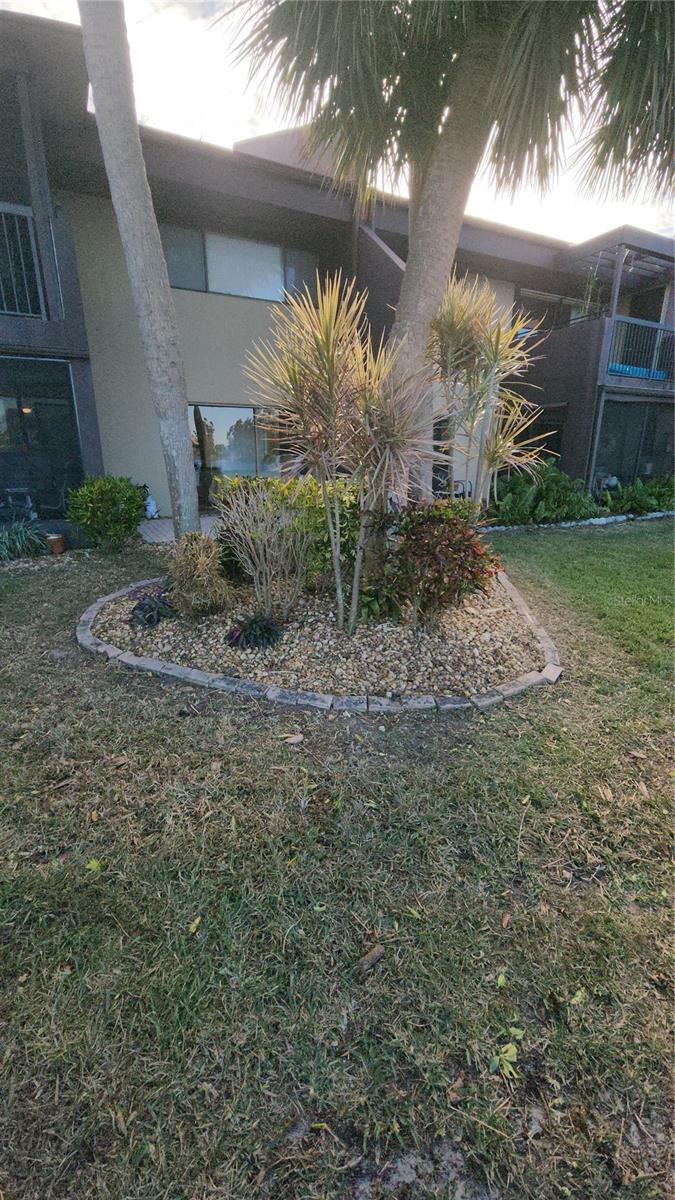 735 S VILLAGE DR N #105, ST PETERSBURG, FL, 33716