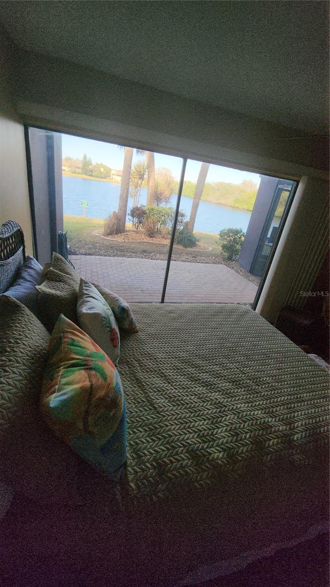 735 S VILLAGE DR N #105, ST PETERSBURG, FL, 33716