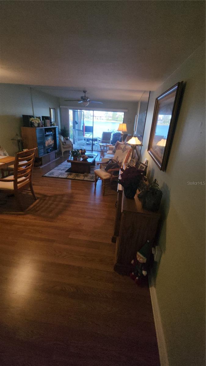 735 S VILLAGE DR N #105, ST PETERSBURG, FL, 33716