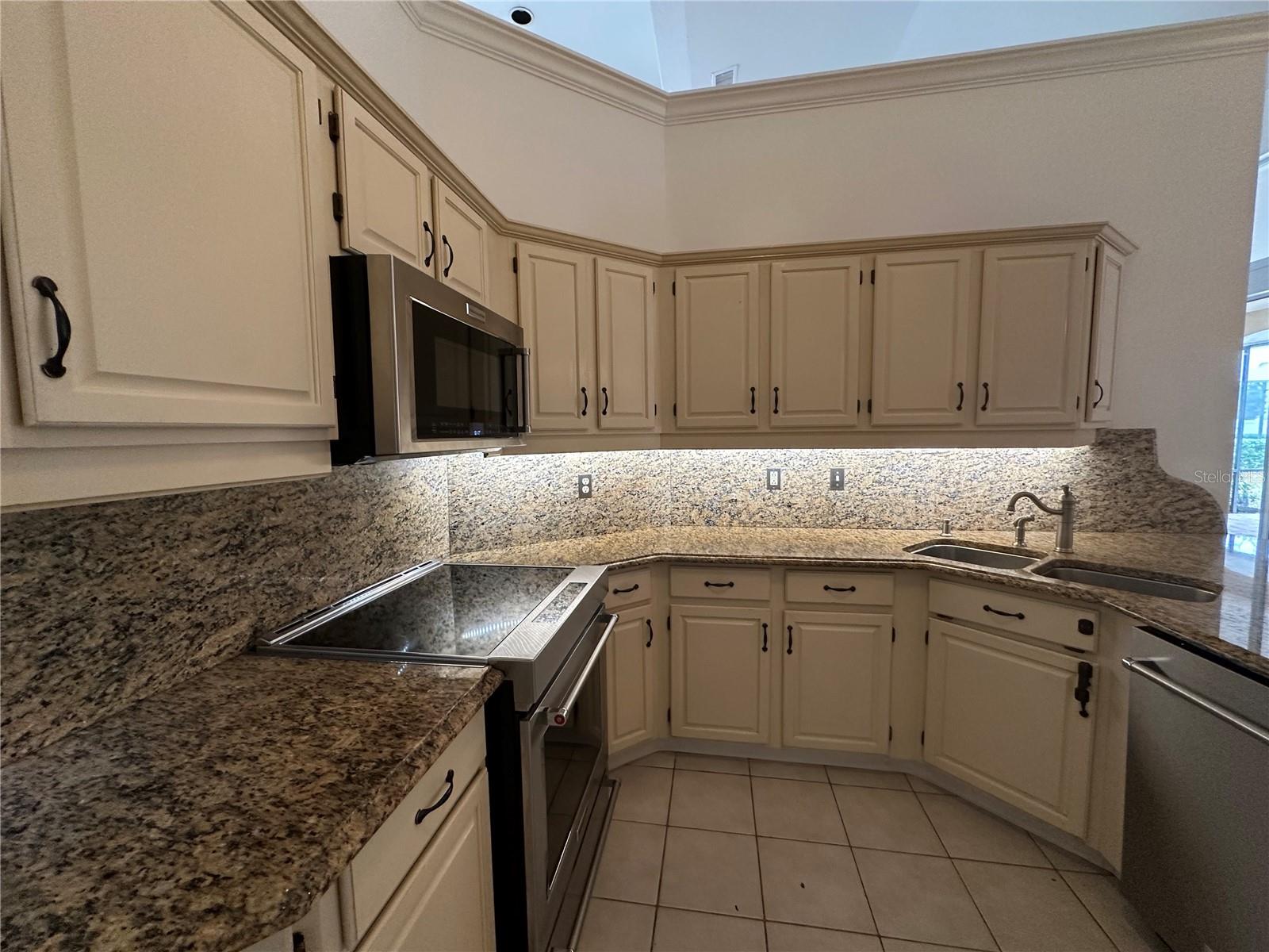 7725 APPLE TREE CIR, ORLANDO, FL, 32819