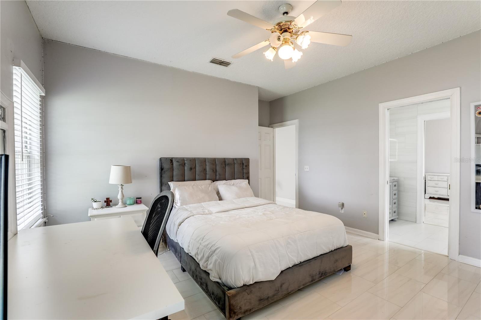 2221 N LAKESHORE DR, FLEMING ISLAND, FL, 32003