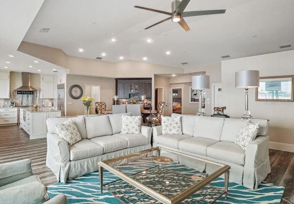 7015 BAY ST, ST PETE BEACH, FL, 33706