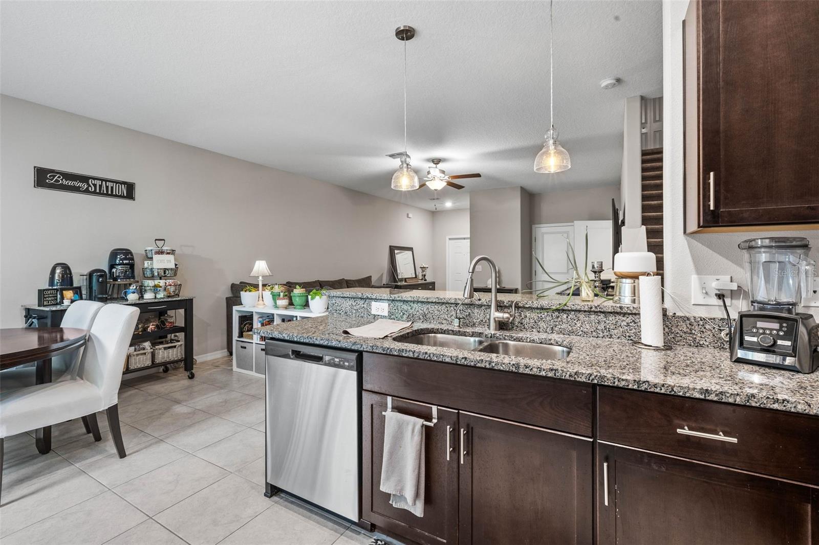 9636 PEMBROOKE PINES DR, SUN CITY CENTER, FL, 33573