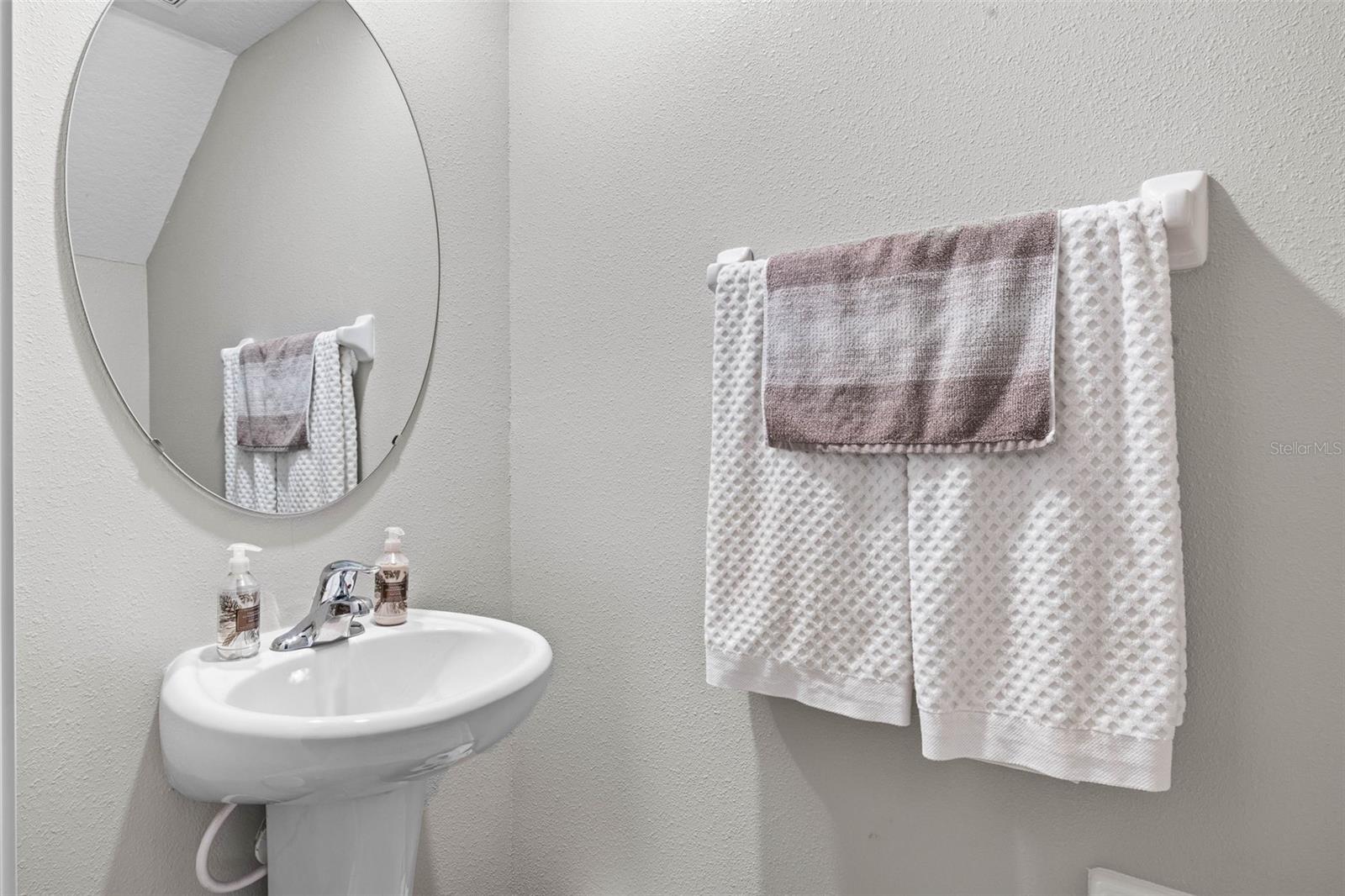 9636 PEMBROOKE PINES DR, SUN CITY CENTER, FL, 33573