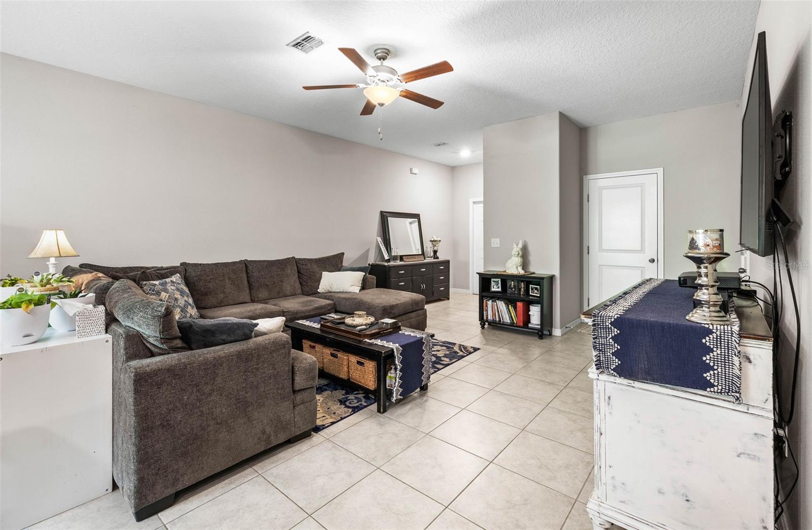 9636 PEMBROOKE PINES DR, SUN CITY CENTER, FL, 33573