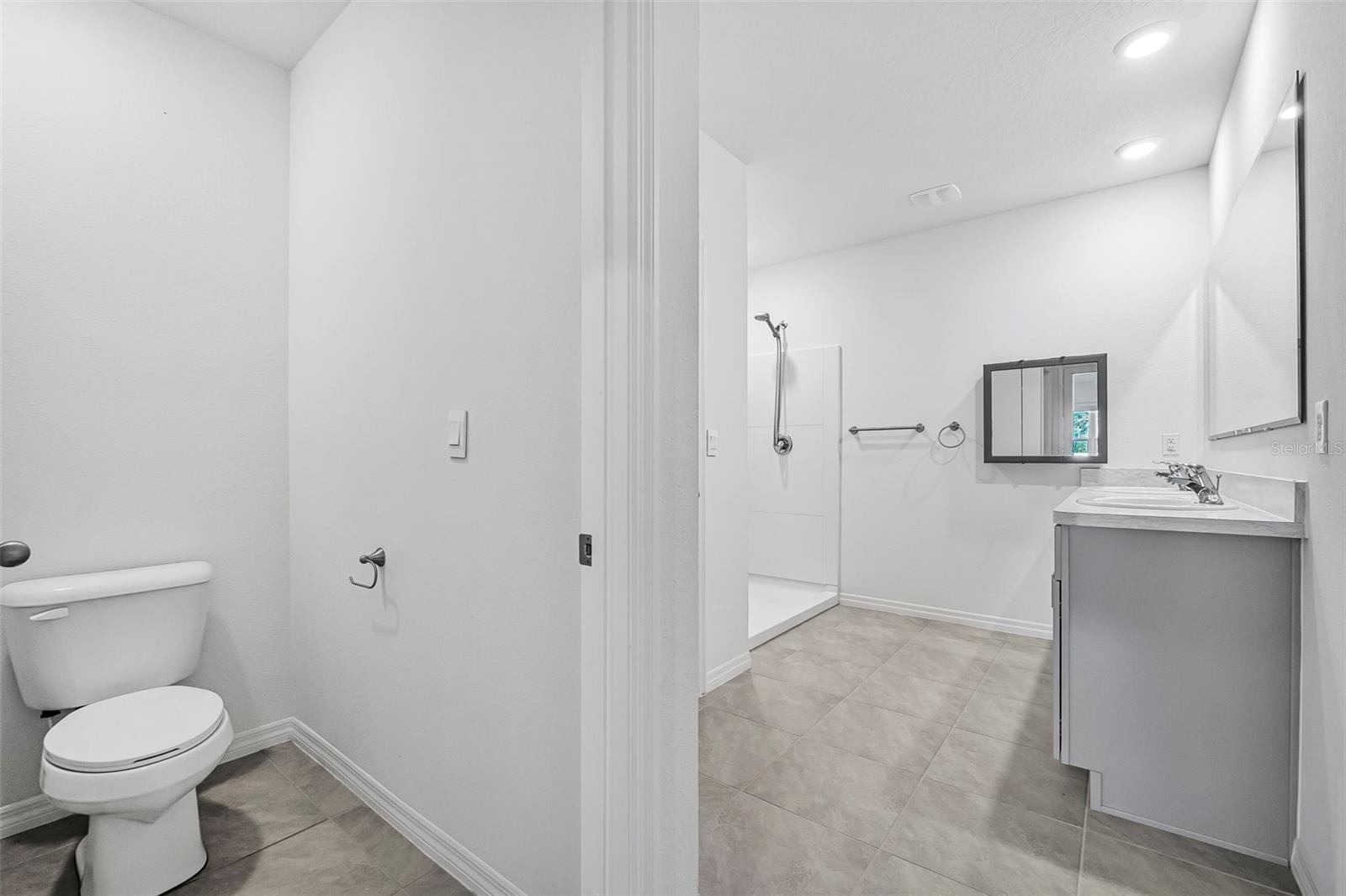 1702 MYRTLEBROOKE DR, EDGEWATER, FL, 32141