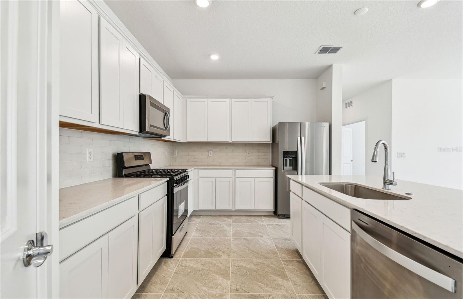 1243 KAZAZ CT, ZEPHYRHILLS, FL, 33540