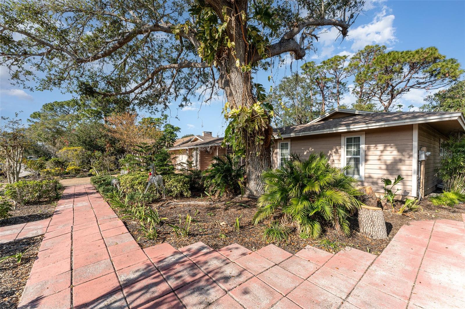 4104 AVENIDA MADERA, BRADENTON, FL, 34210