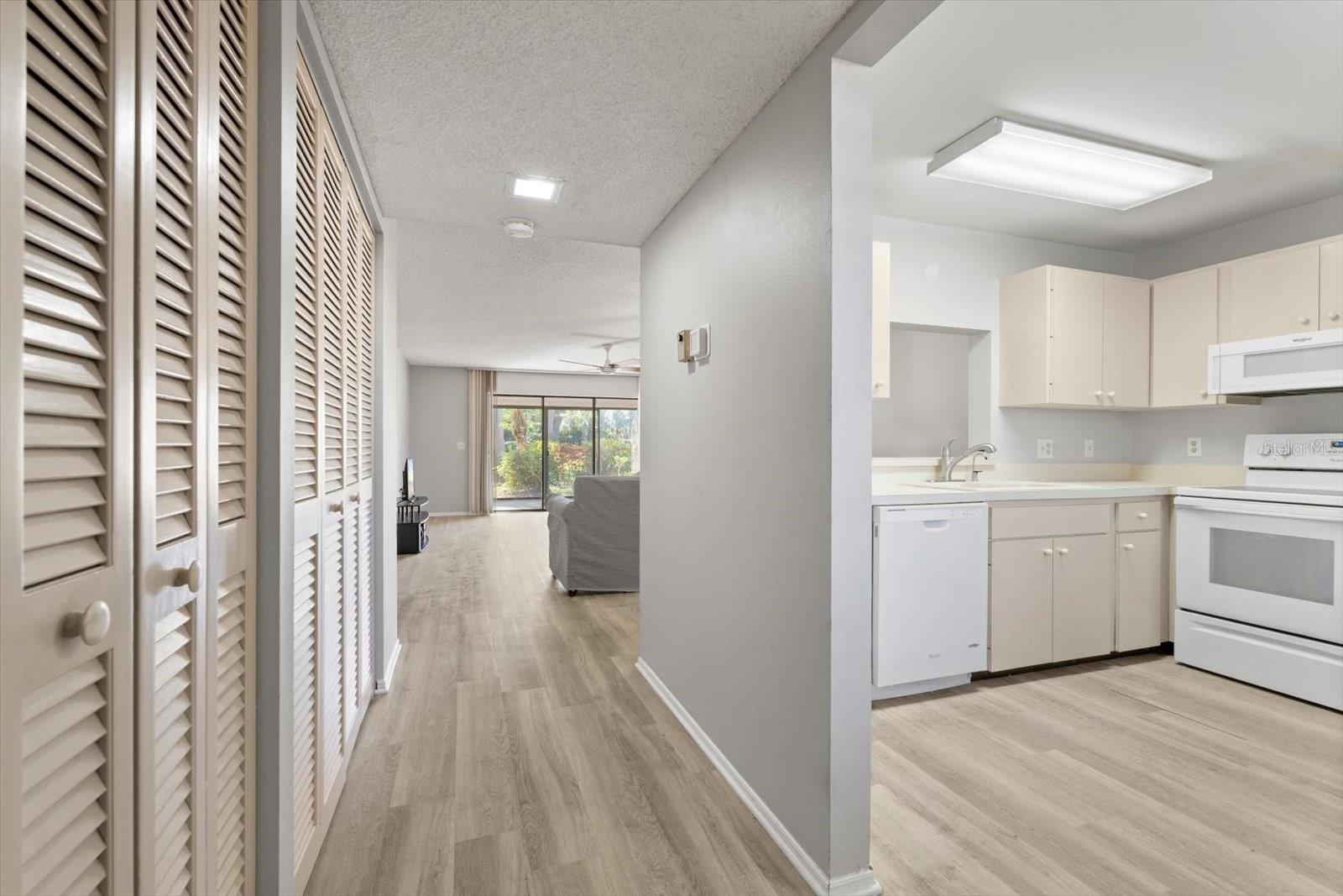 151 WILD PALM DR #151, BRADENTON, FL, 34210
