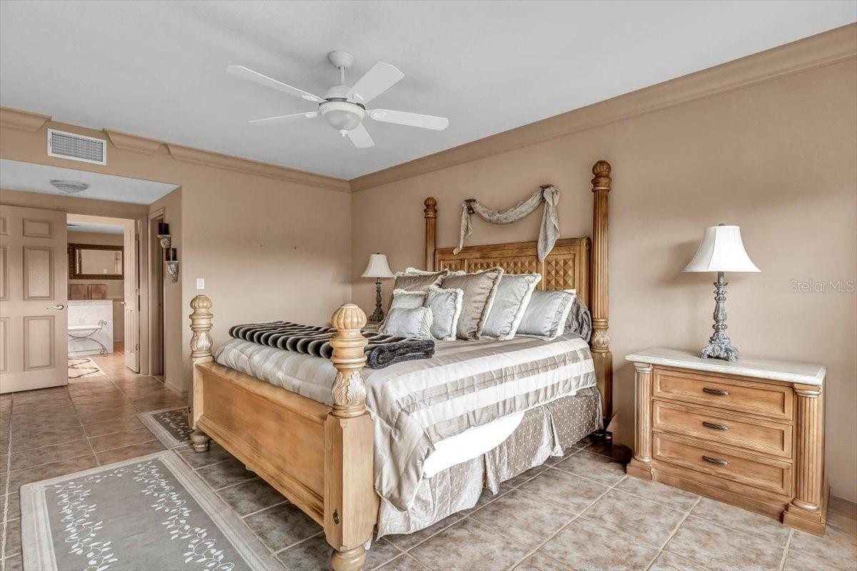 1695 PINELLAS BAYWAY S #D1, TIERRA VERDE, FL, 33715