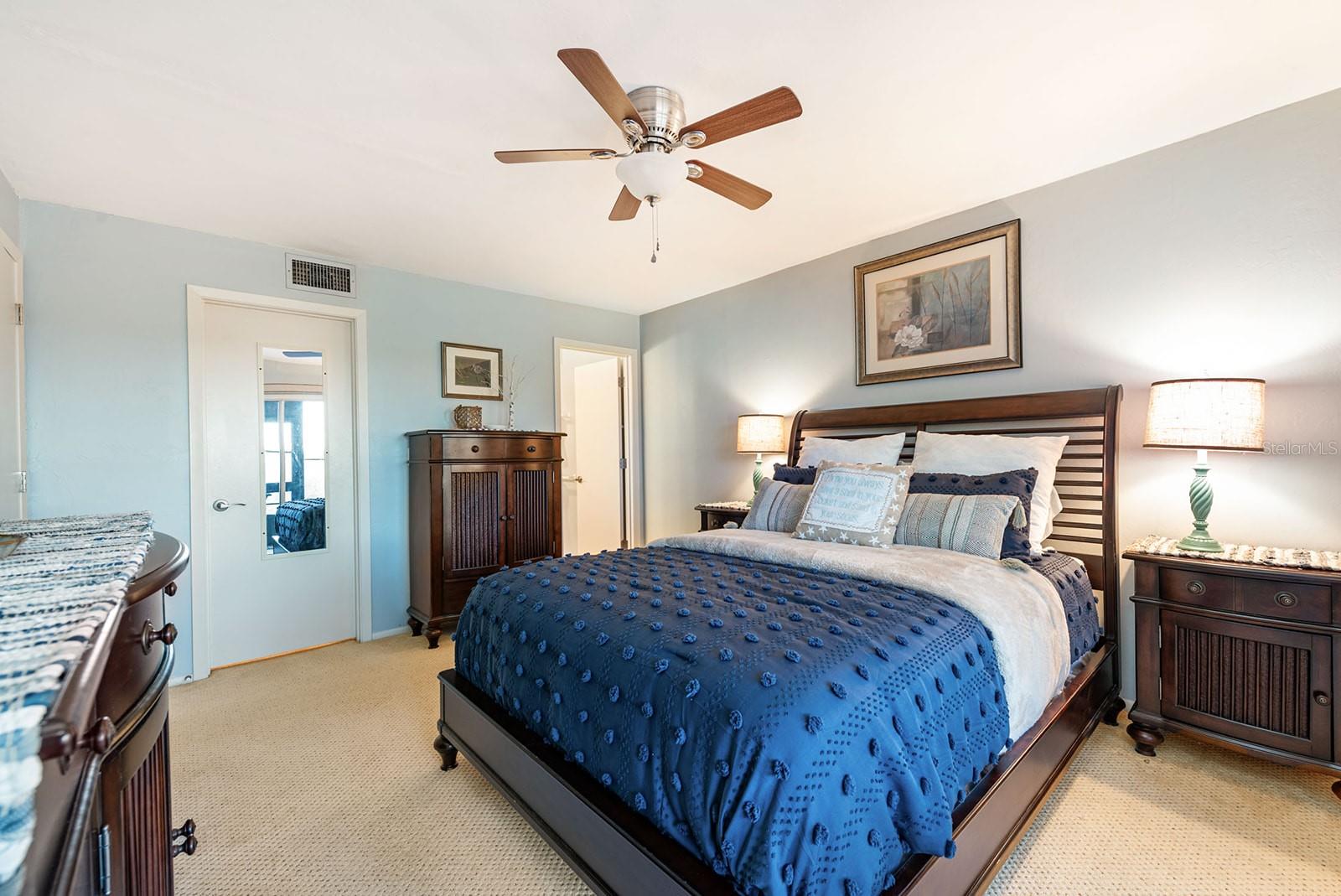 D6139916 Property Photo