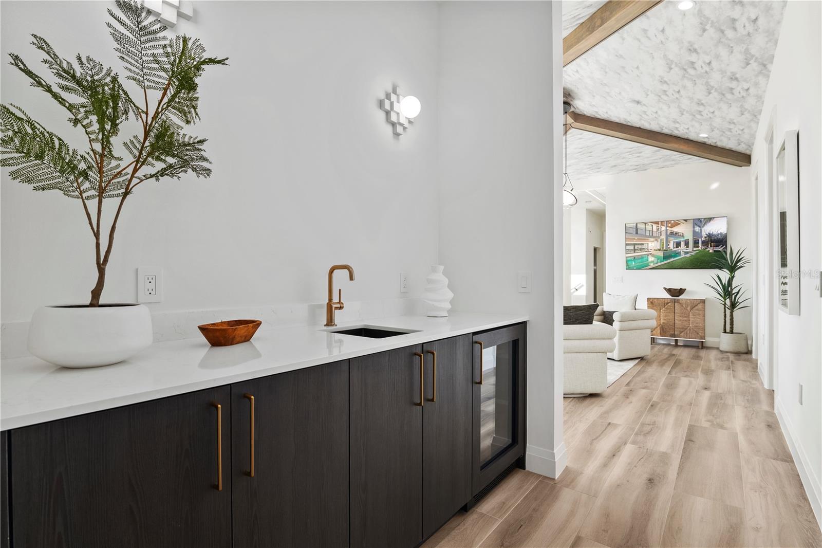 A4635010 Property Photo