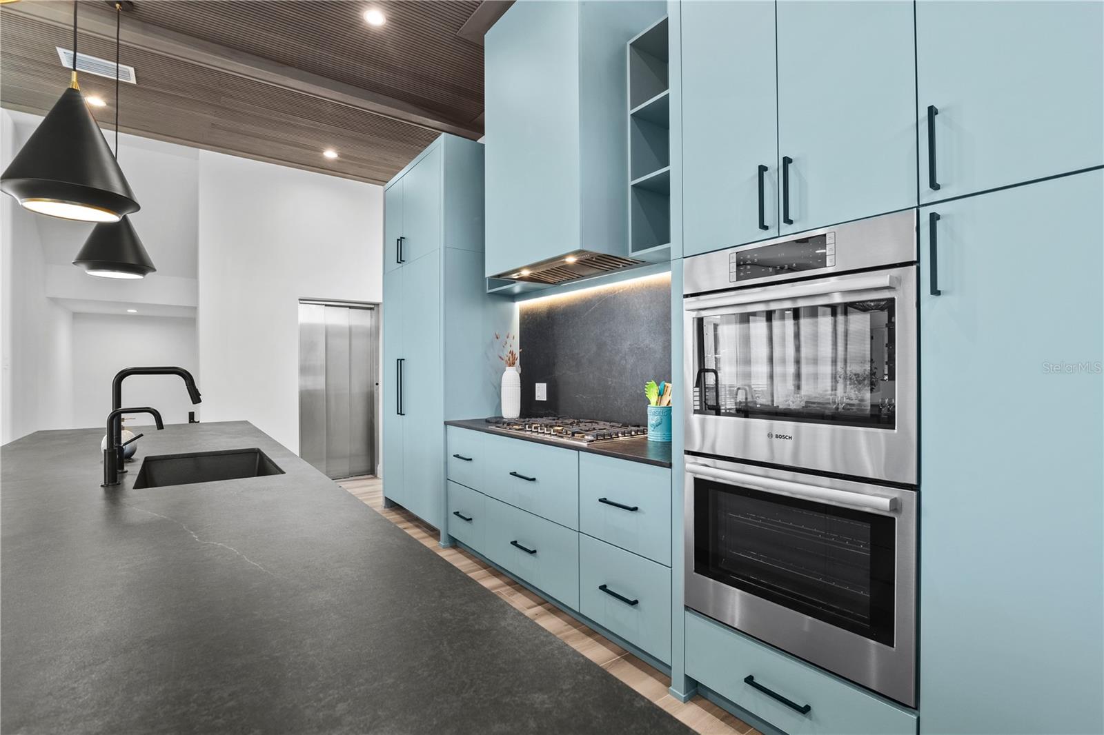 A4635010 Property Photo