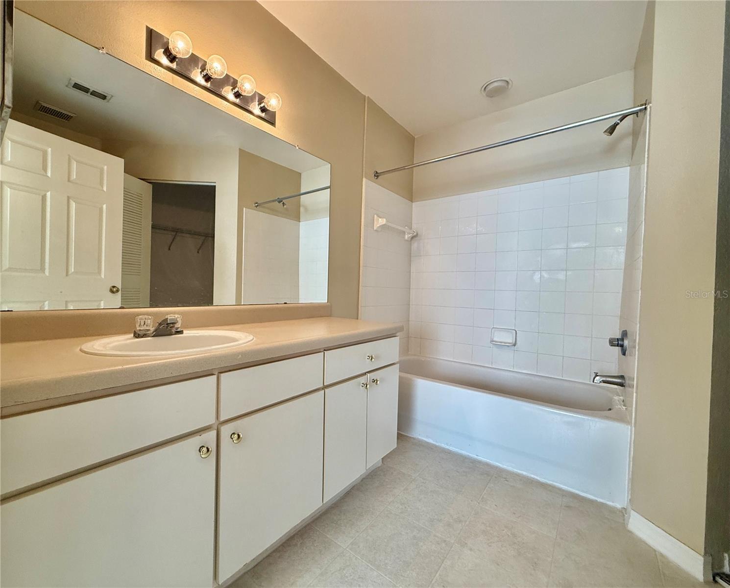 9580 LAKE CHASE ISLAND WAY #9580, TAMPA, FL, 33626