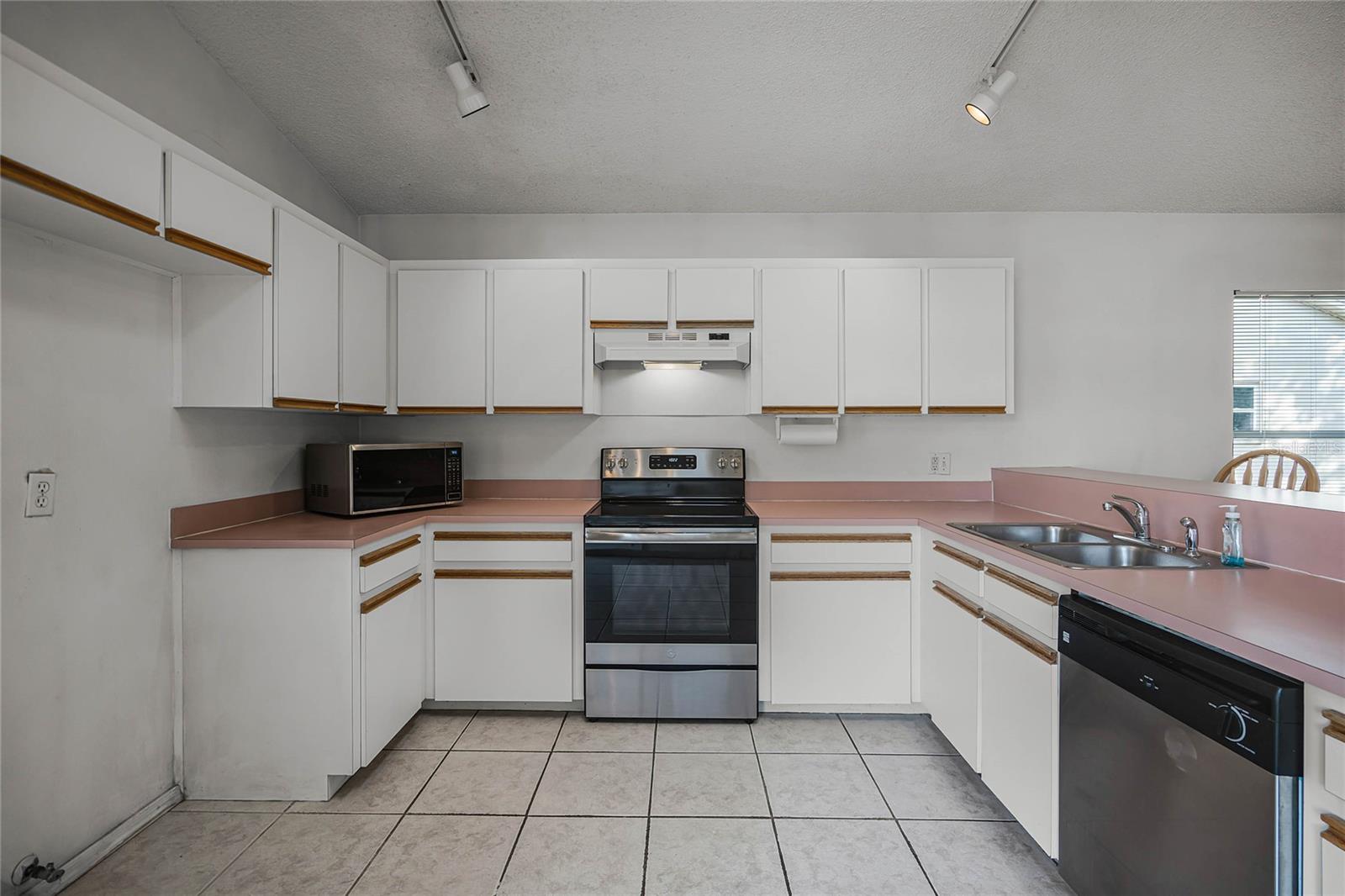 5137 MARTINIQUE DR, LAKELAND, FL, 33812