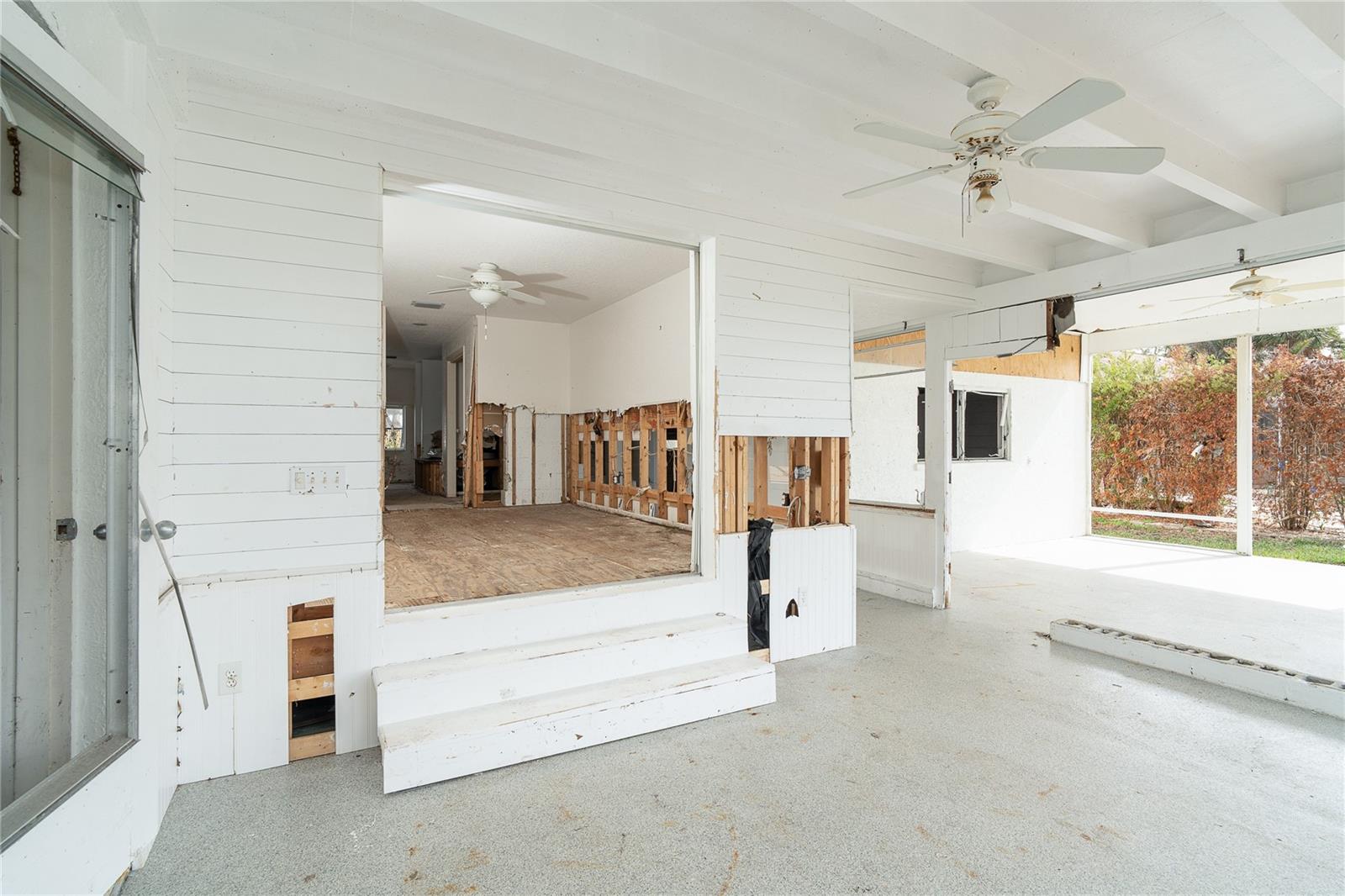 860 KNIGHTS LN, ENGLEWOOD, FL, 34223