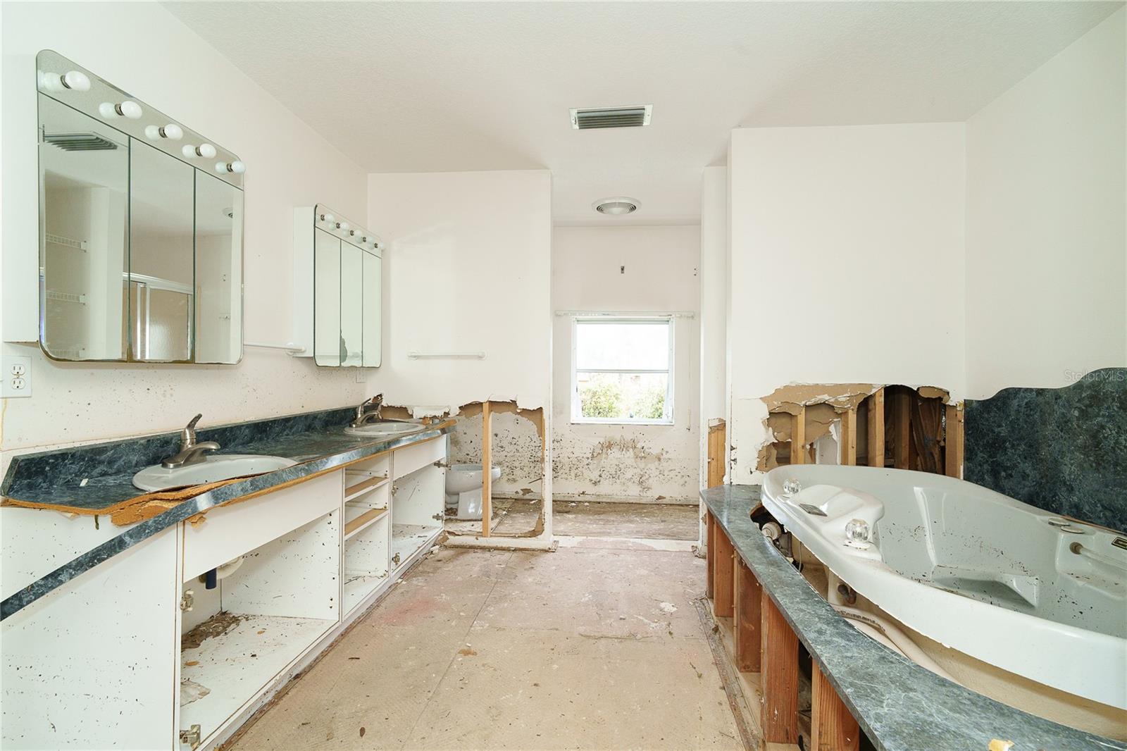 860 KNIGHTS LN, ENGLEWOOD, FL, 34223