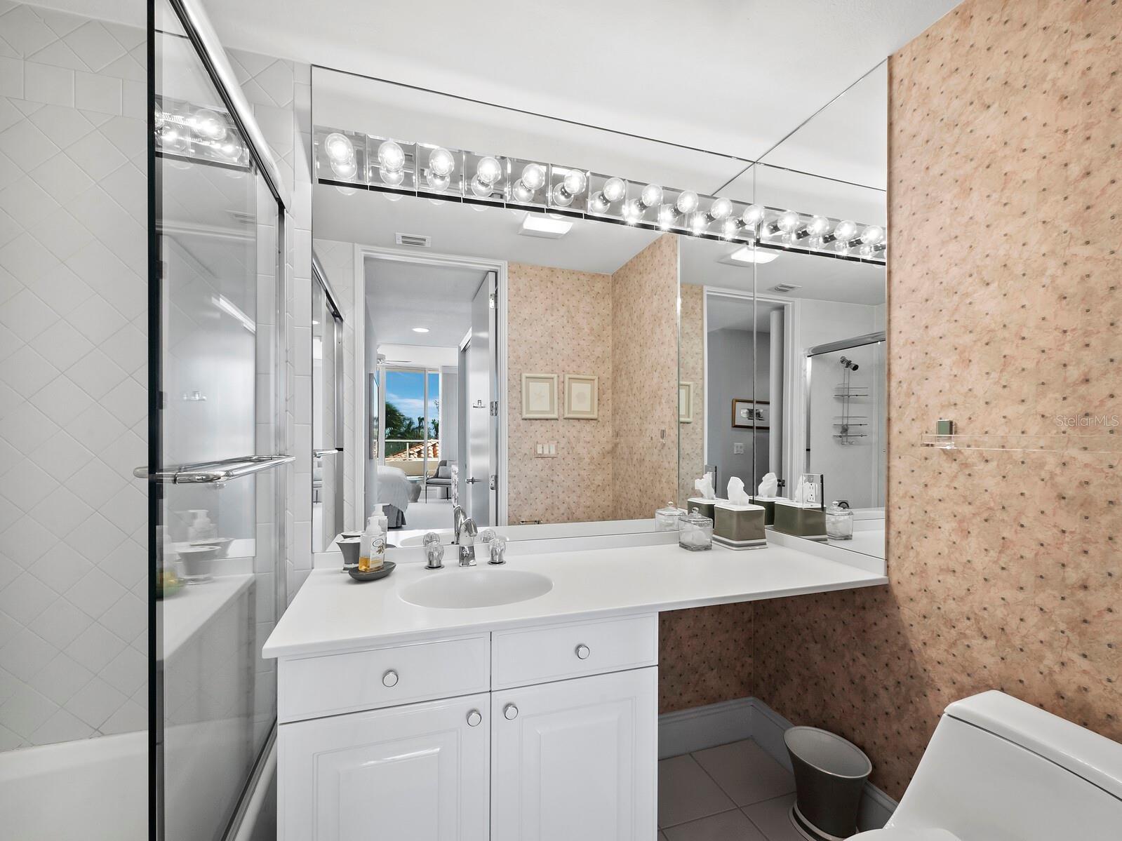 3060 GRAND BAY BLVD #113, LONGBOAT KEY, FL, 34228