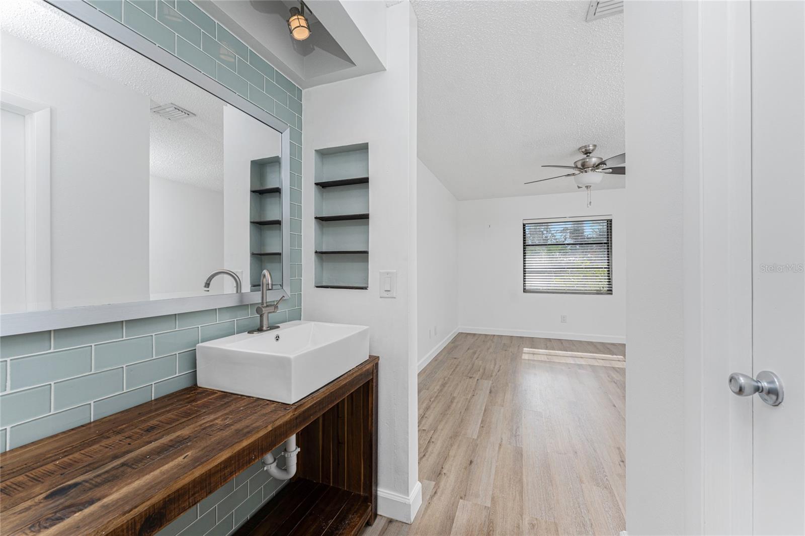 1236 FLEETWOOD DR NW, PORT CHARLOTTE, FL, 33948