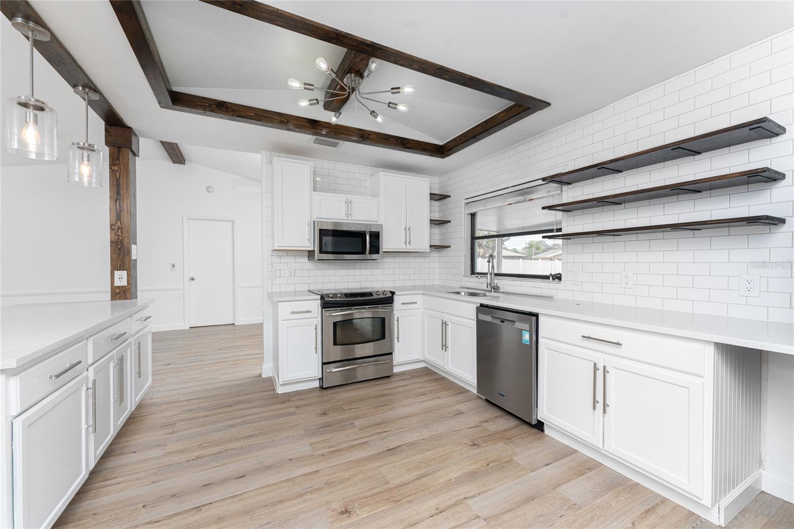 1236 FLEETWOOD DR NW, PORT CHARLOTTE, FL, 33948