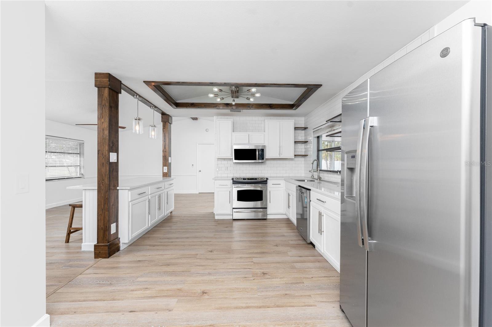 1236 FLEETWOOD DR NW, PORT CHARLOTTE, FL, 33948