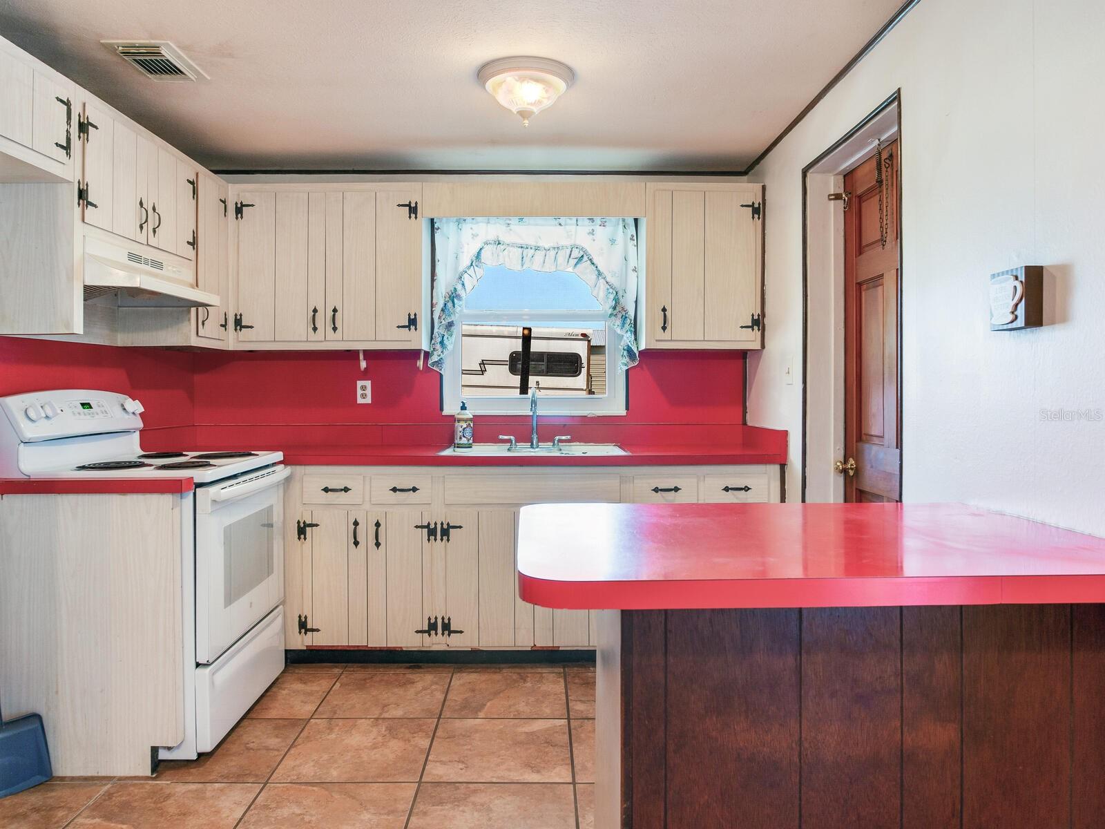 11312 COLDING RD, WIMAUMA, FL, 33598