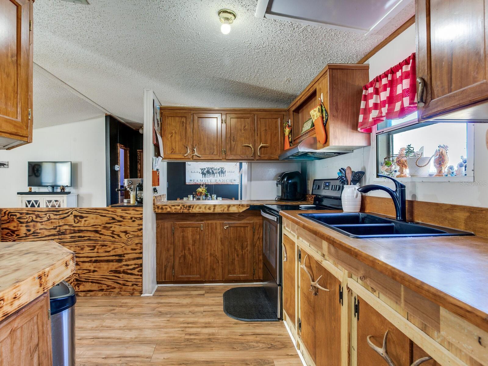 11312 COLDING RD, WIMAUMA, FL, 33598