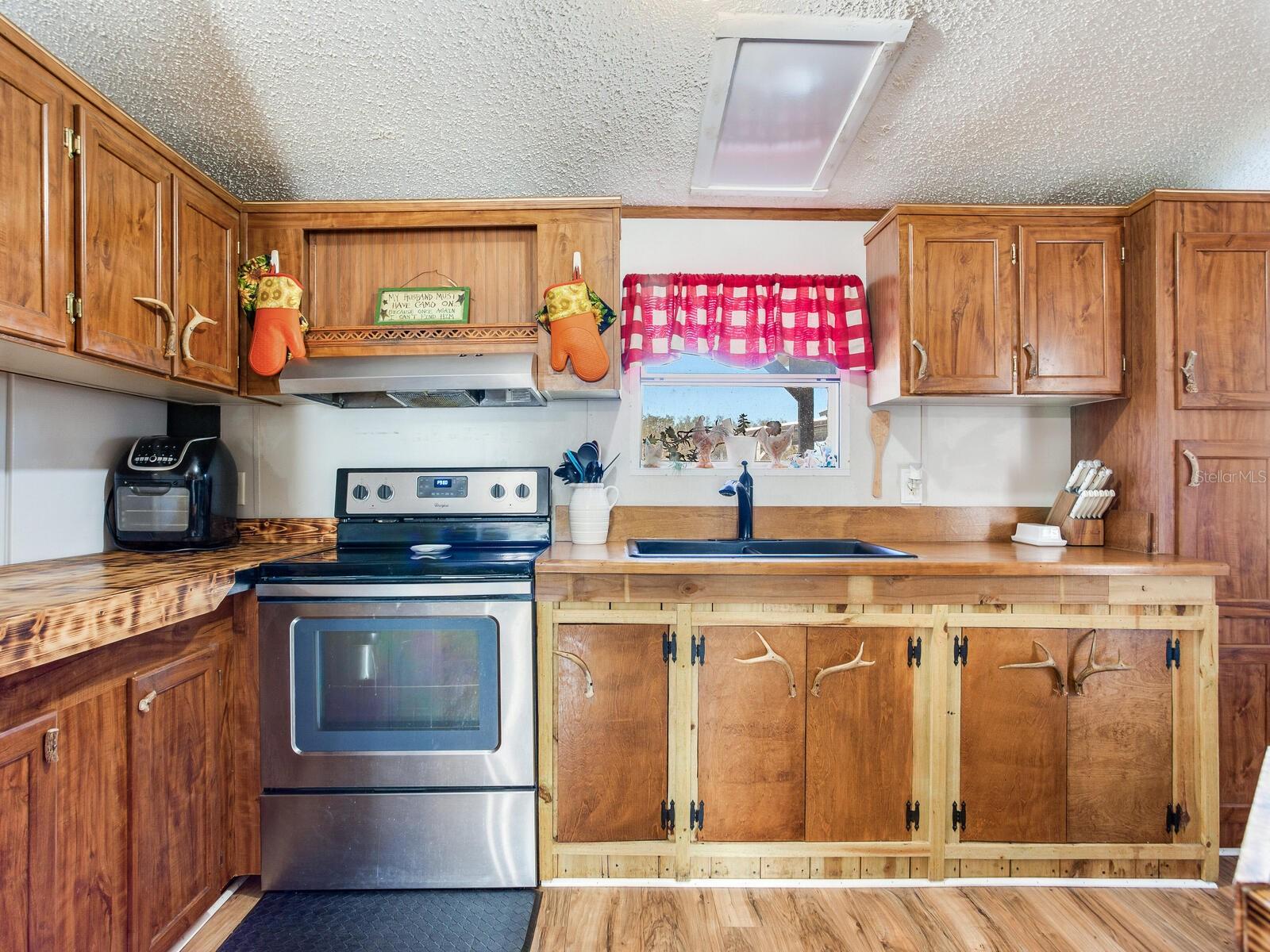 11312 COLDING RD, WIMAUMA, FL, 33598