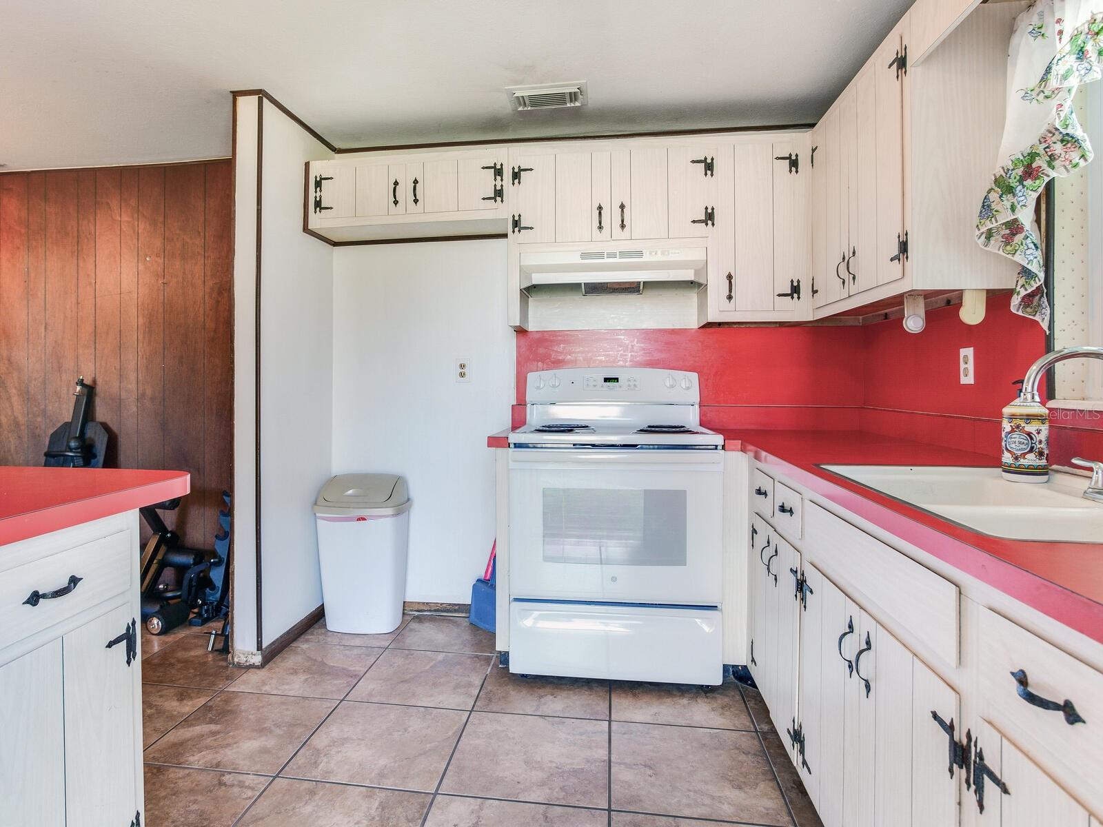 11312 COLDING RD, WIMAUMA, FL, 33598