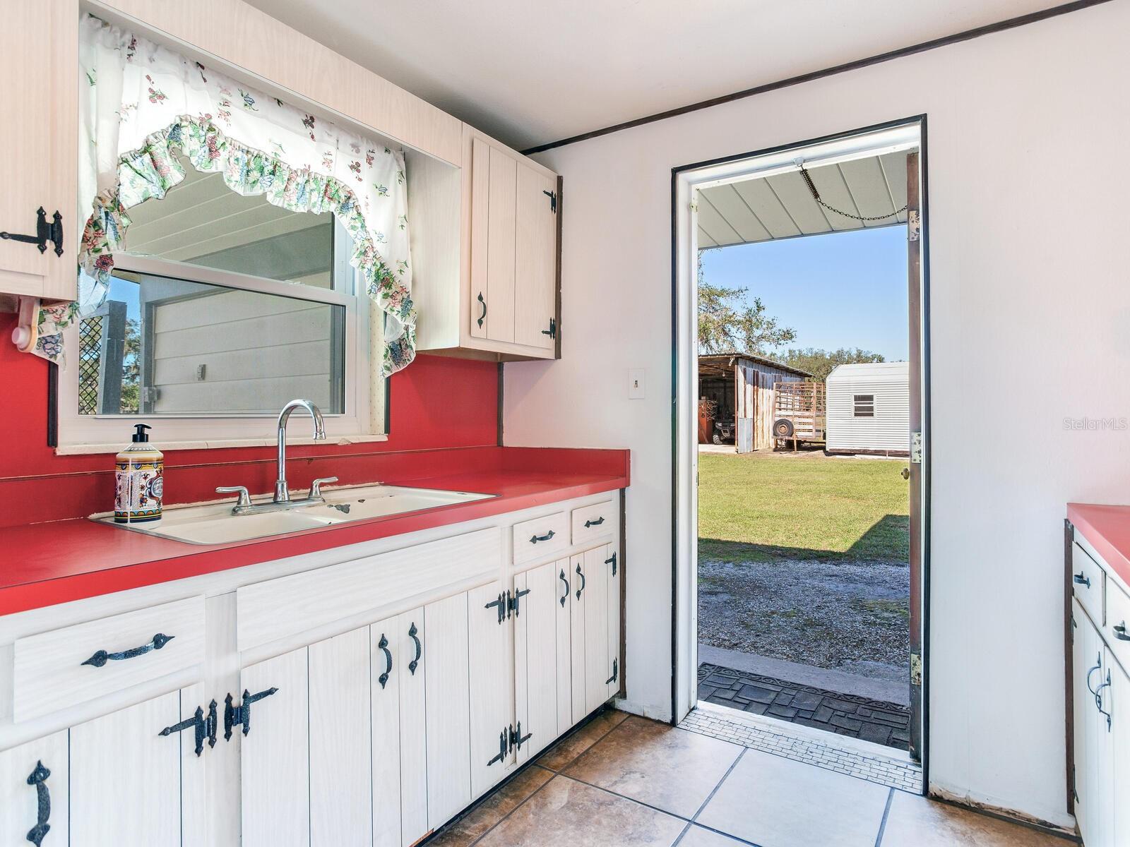 11312 COLDING RD, WIMAUMA, FL, 33598