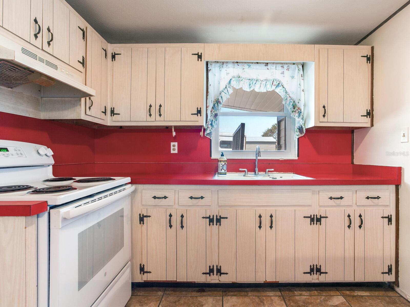 11312 COLDING RD, WIMAUMA, FL, 33598